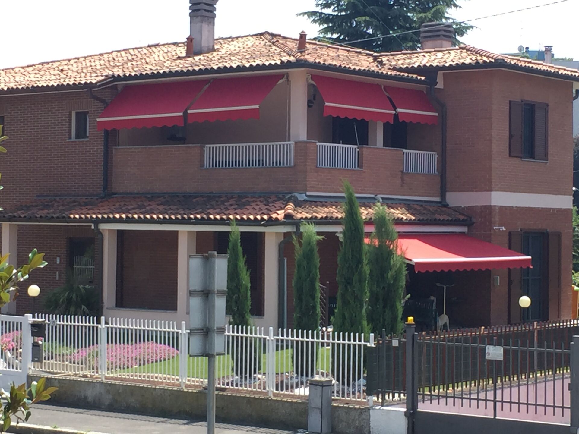 Tenda da sole installata a Milano e provincia